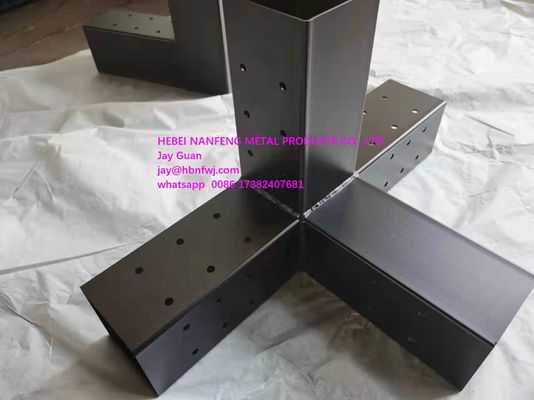 Βιομηχανία 3 Way Steel Arm Pergola Corner Bracket για 4x4 ξύλινες στήλες ISO9001 2015 πιστοποιημένο