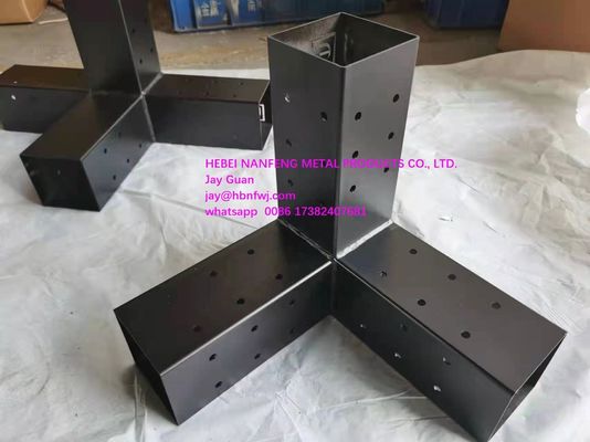 Βιομηχανία 3 Way Steel Arm Pergola Corner Bracket για 4x4 ξύλινες στήλες ISO9001 2015 πιστοποιημένο