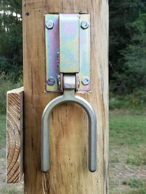Χάλυβα Φύση Χρώμα Κτηνοτροφία Κλειδί Πύλη Custom Sheet Metal Stamping Μέρος για Ranching